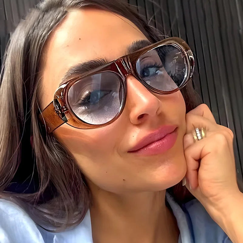 Nieuwe Ovale Zonnebril Vrouwen Mannen Stijlvolle Merk Designer Geometrische Zonnebril Vrouwelijke Mannelijke Plastic Grote Frame Outdoor Brillen