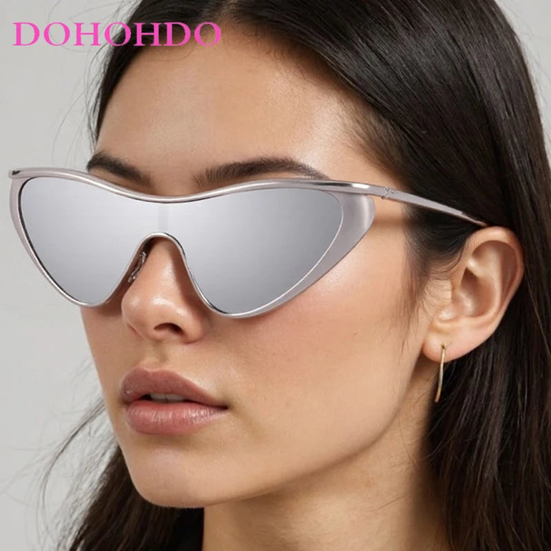 2025 Nieuwe Trendy Y2K Cat Eye Metalen dameszonnebril Luxe merkontwerper Punk zonnebril Heren Outdoor Travel Shades Dames UV400
